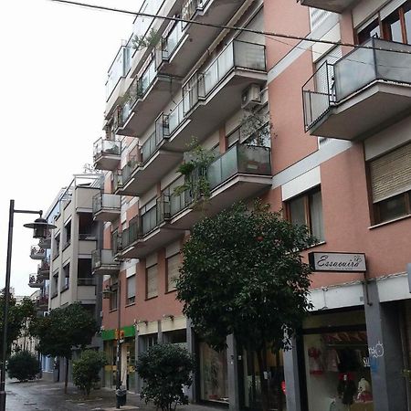 Le Stanze Di Bruno Bed & Breakfast Pescara Bagian luar foto